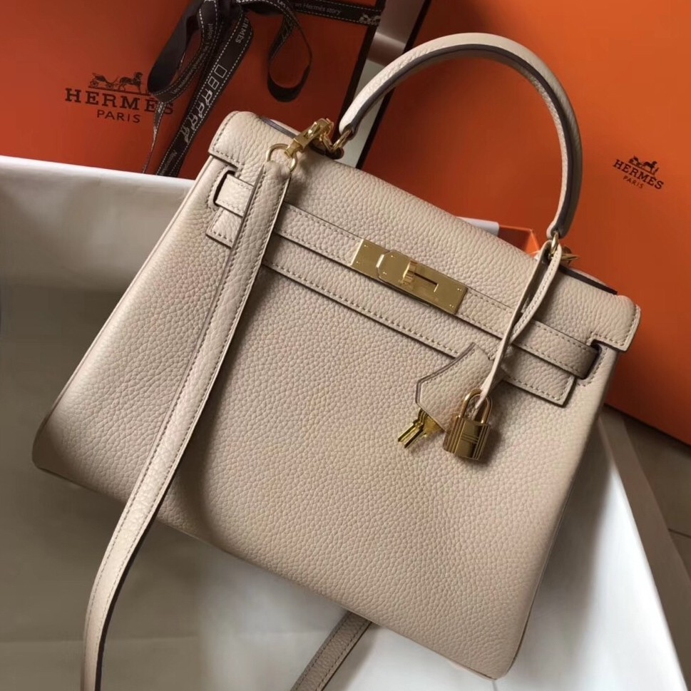 H**mes kelly 28cm retourne bag in argile clemence leather