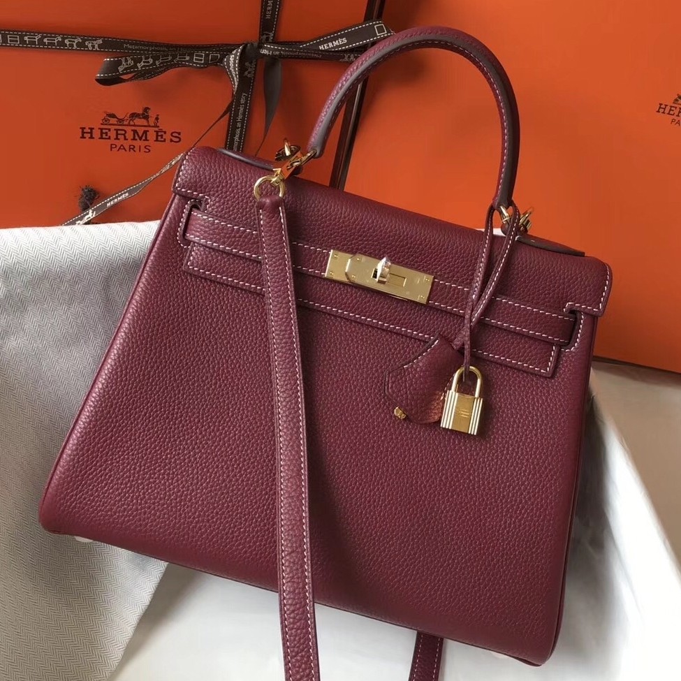 H**mes kelly 28cm retourne bag in bordeaux clemence leather