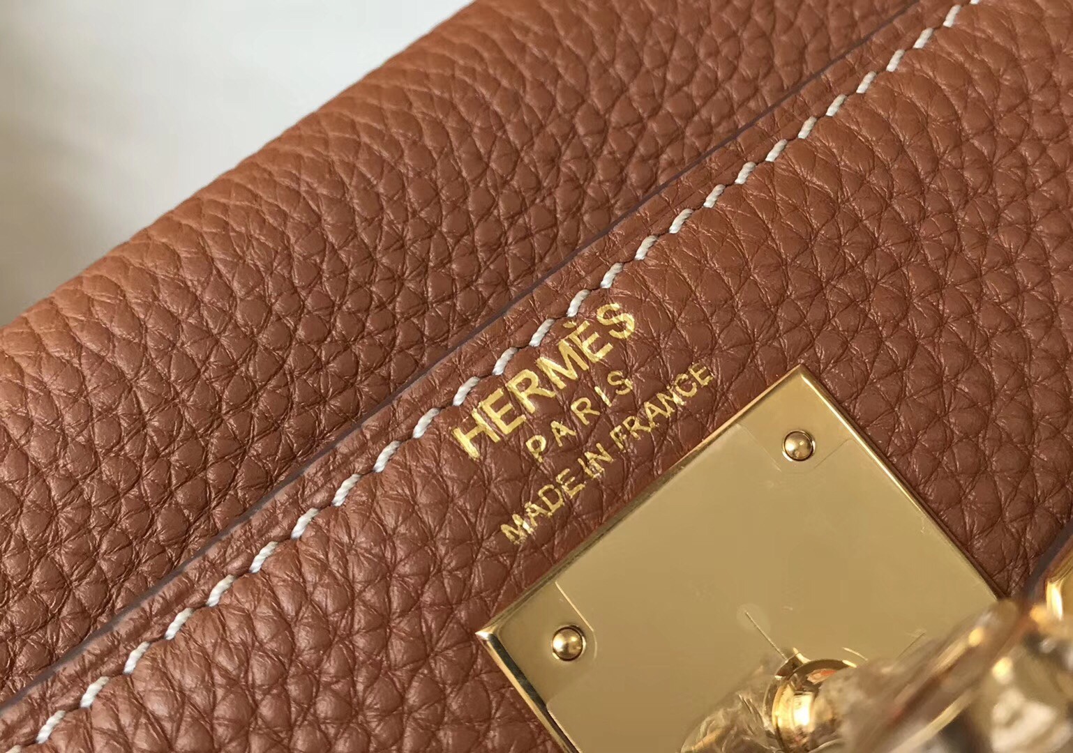 H**mes kelly 28cm retourne bag in gold clemence leather
