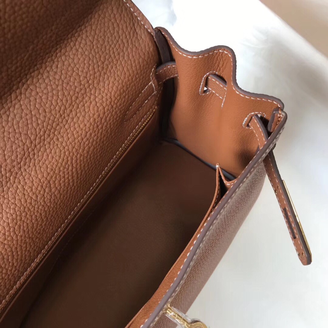 H**mes kelly 28cm retourne bag in gold clemence leather