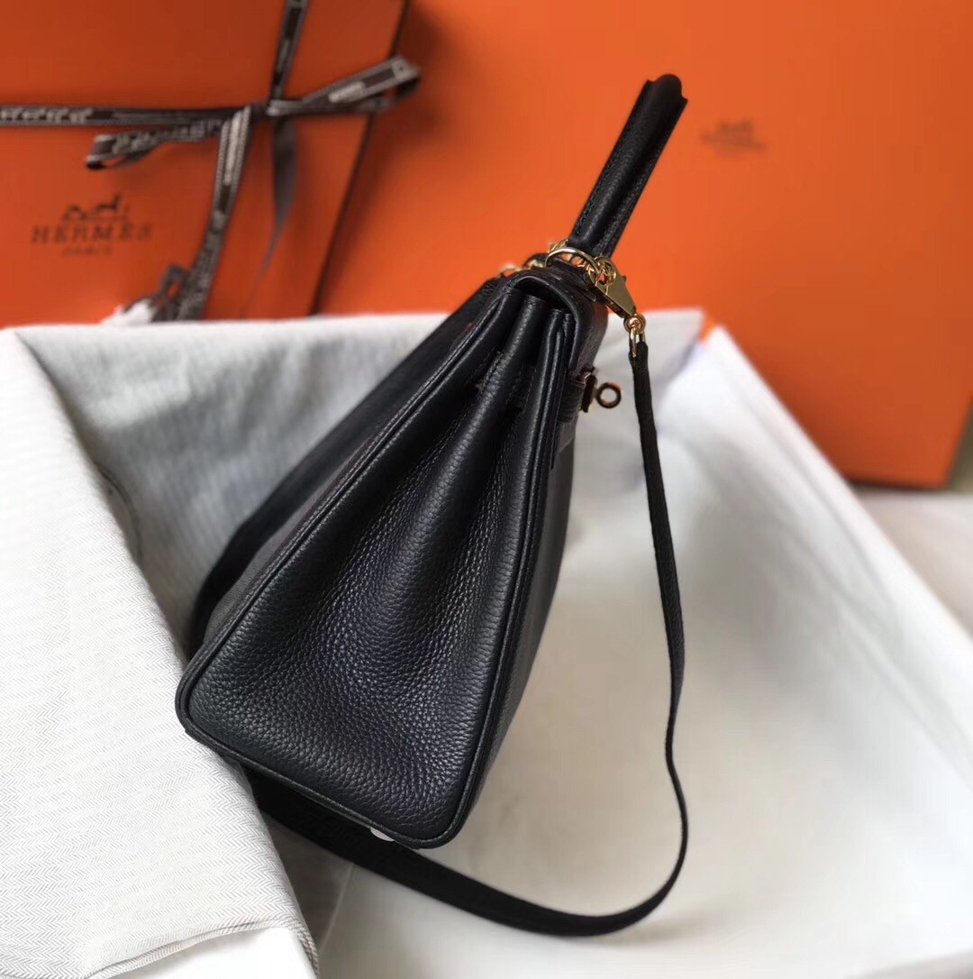 H**mes kelly 28cm retourne bag in black clemence leather