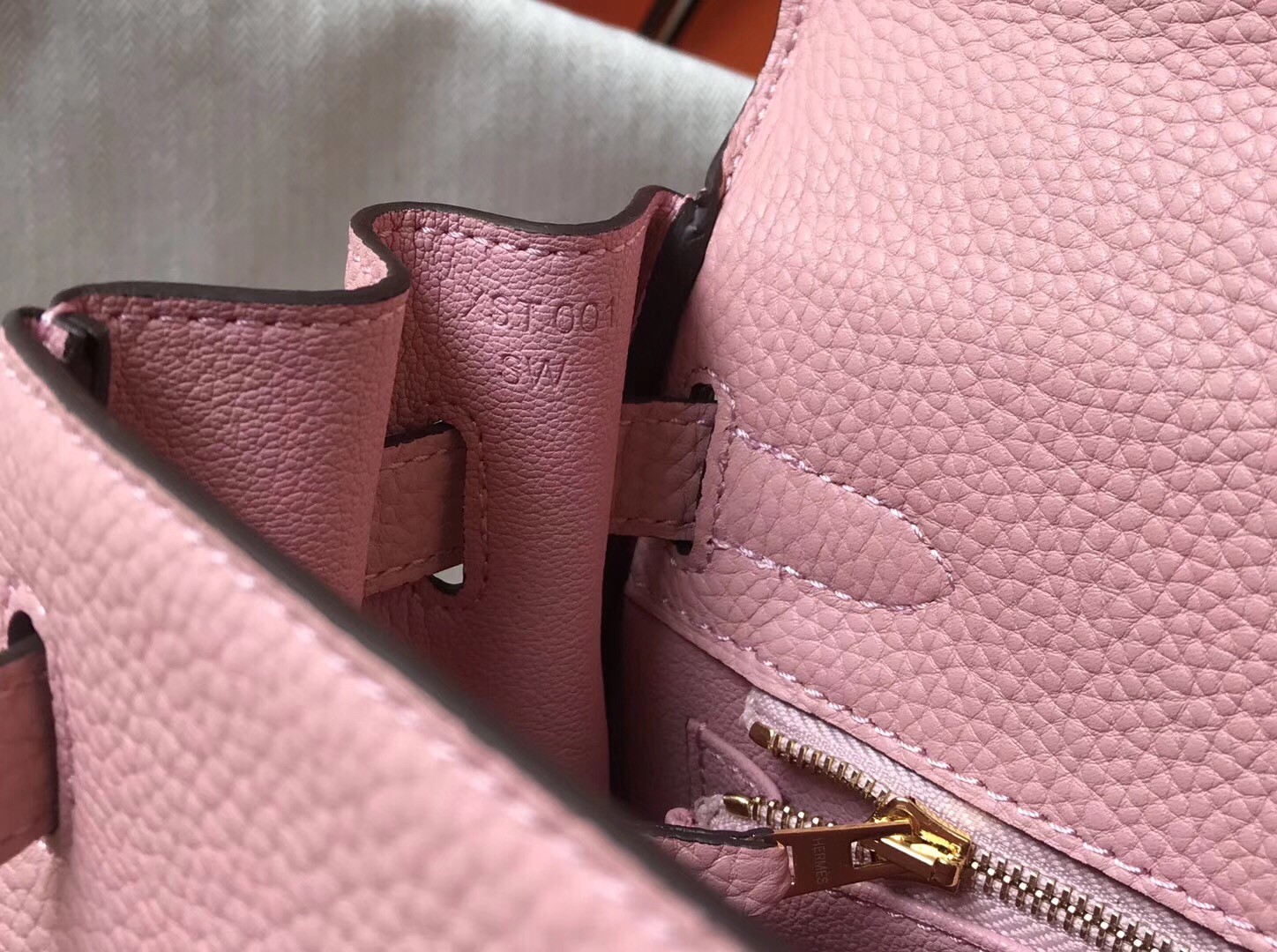 H**mes kelly 28cm retourne bag in pink clemence leather