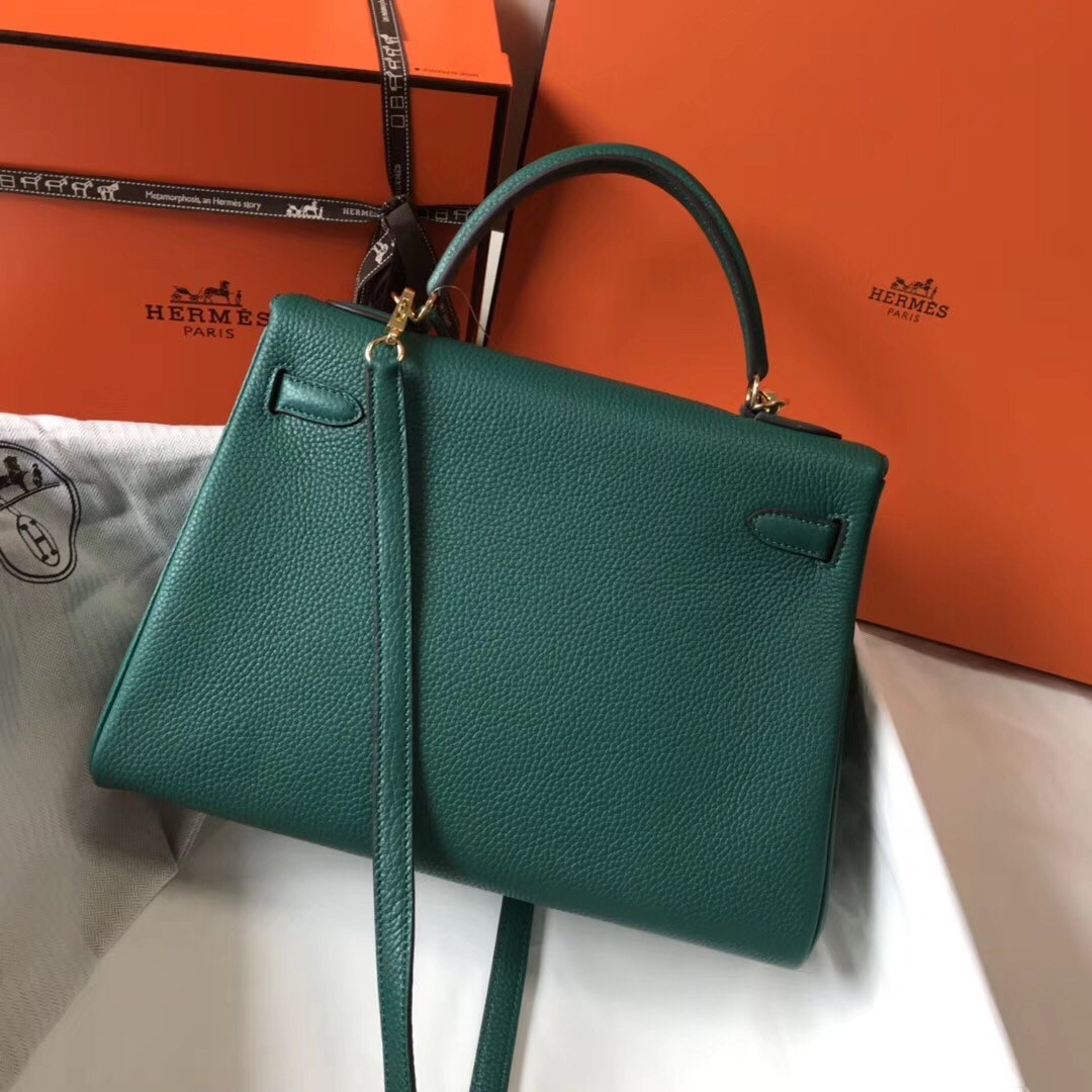 H**mes kelly 32cm retourne bag in malachite clemence leather