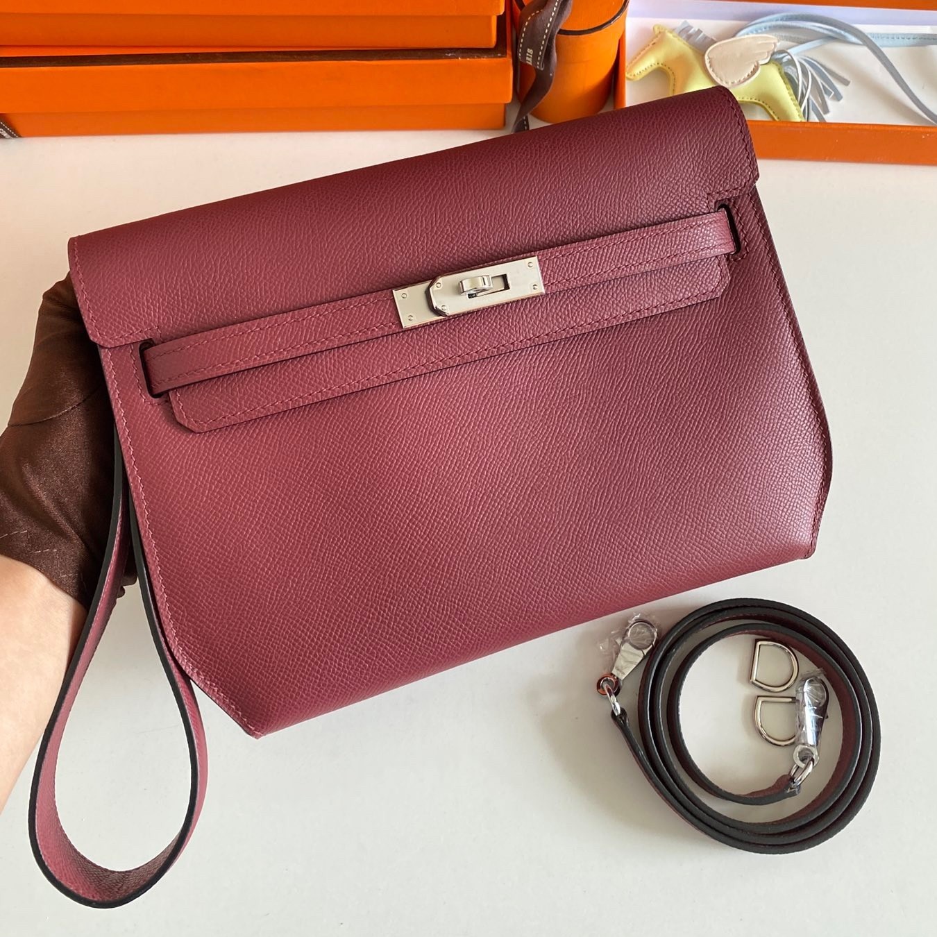 H**mes kelly depeches 25 pouch in bordeaux epsom calfskin