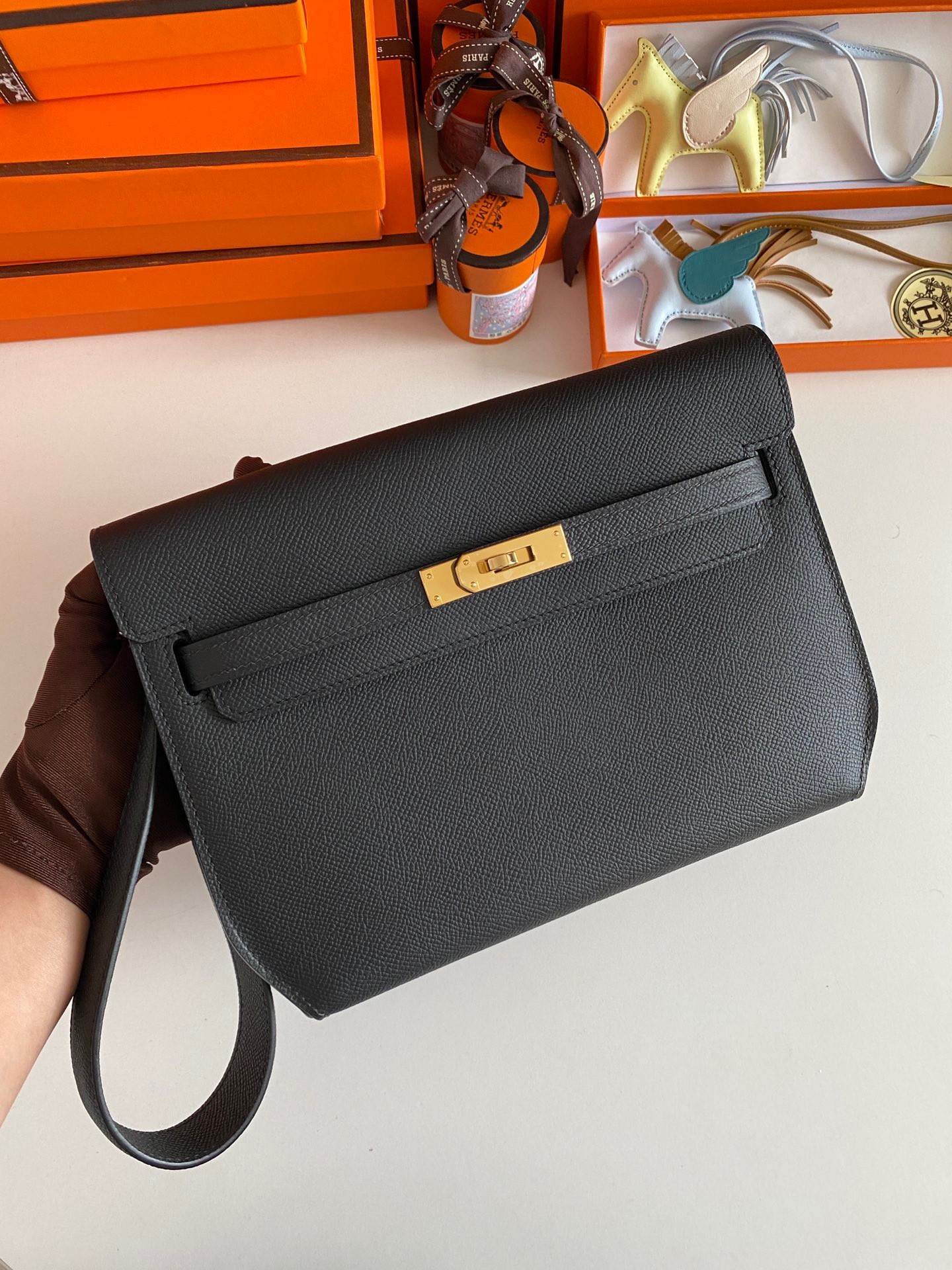 H**mes kelly depeches 25 pouch in black epsom calfskin