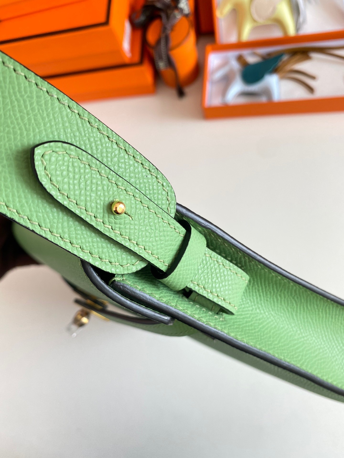 H**mes kelly depeches 25 pouch in vert criquet epsom calfskin
