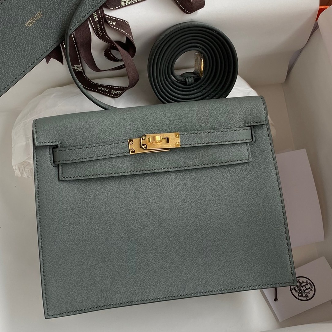 H**mes kelly danse ii bag in vert amande evercolor calfskin