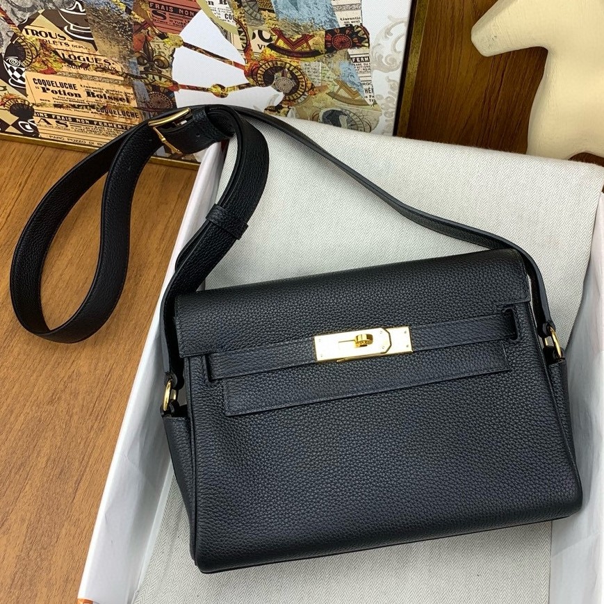 H**mes kelly messenger bag in black clemence leather