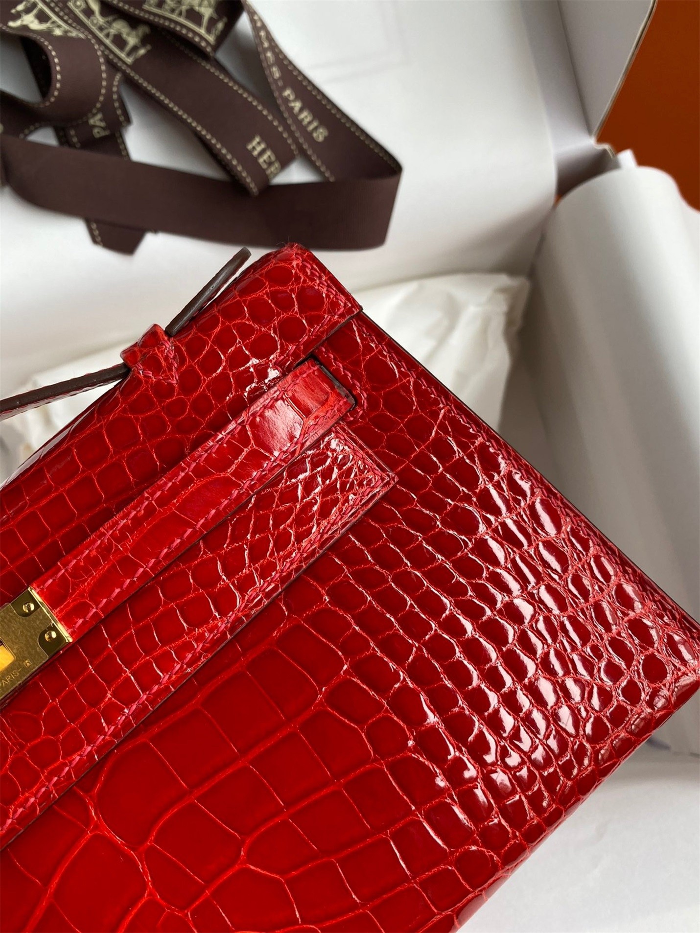 H**mes kelly pochette handmade bag in red shiny alligator leather