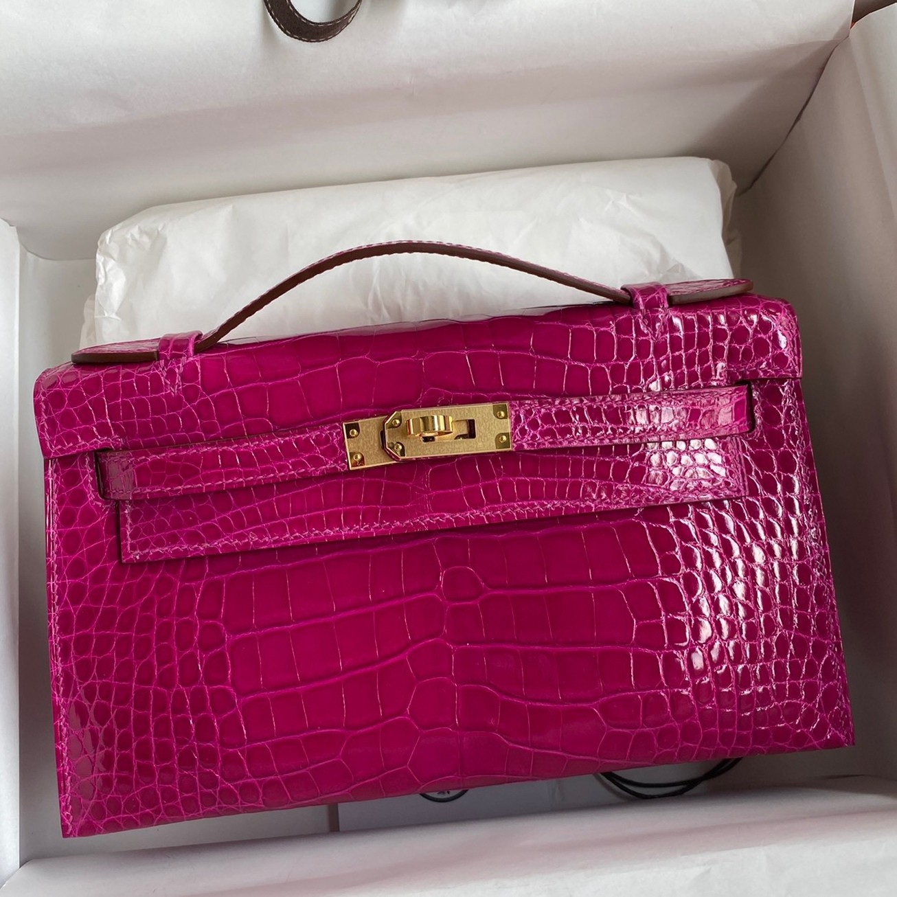 H**mes kelly pochette handmade bag in rose scheherazade shiny alligator leather
