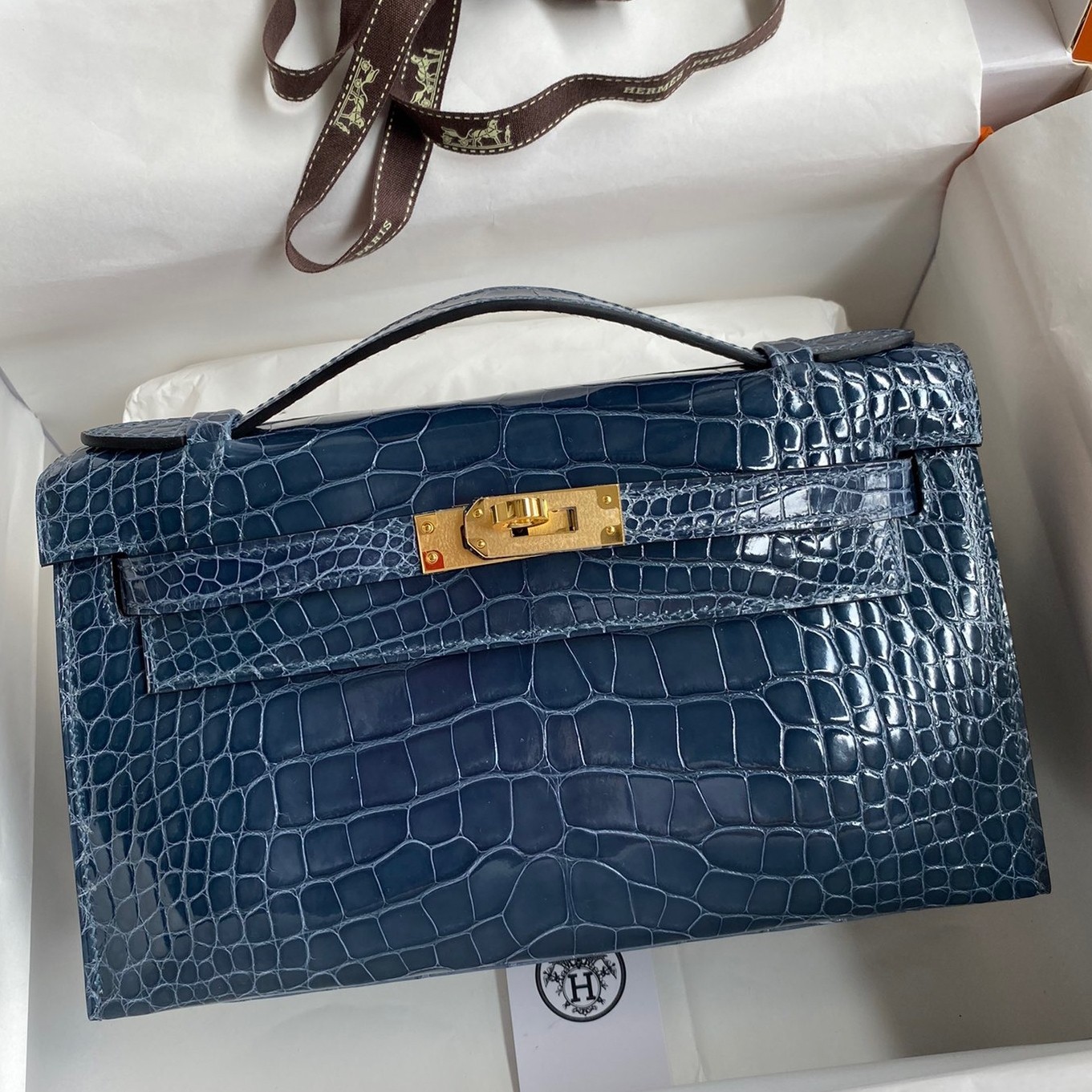 H**mes kelly pochette handmade bag in vert bosphore shiny alligator leather