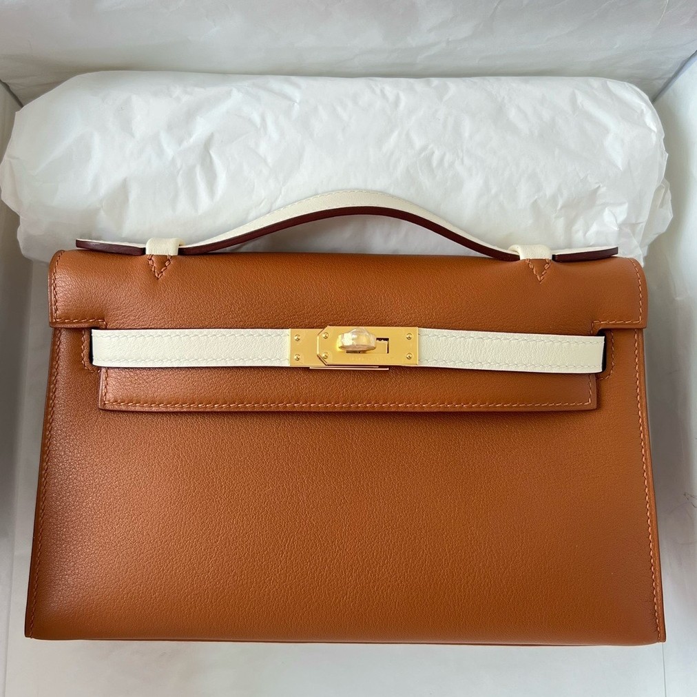 H**mes hss kelly pochette bicolor bag in gold and craie swift calfskin