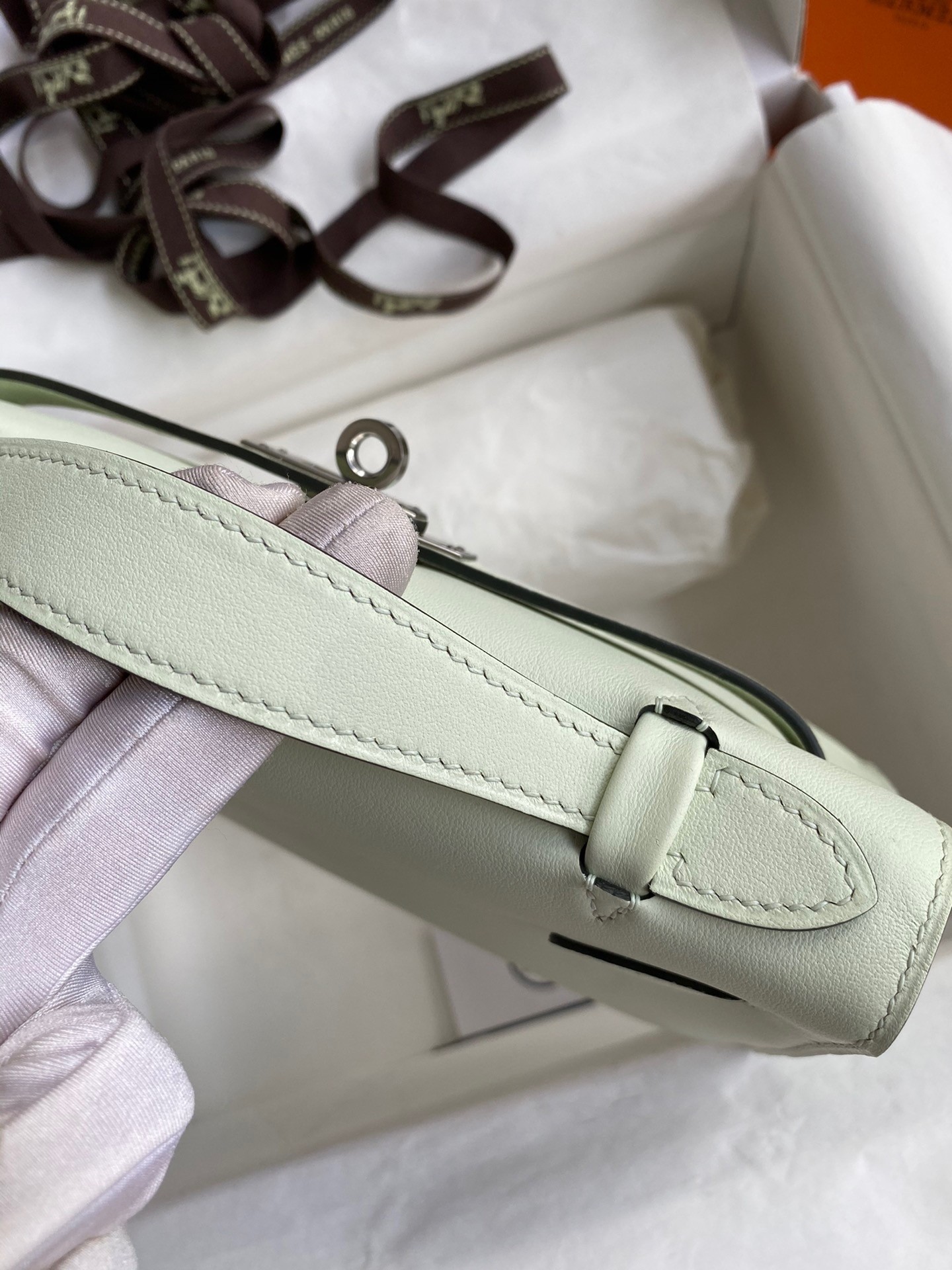 H**mes kelly pochette handmade bag in vert fizz swift calfskin