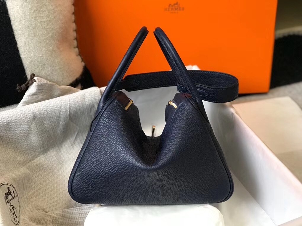 H**mes lindy 26cm bag in navy blue clemence with ghw