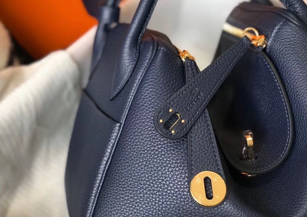 H**mes lindy 26cm bag in navy blue clemence with ghw