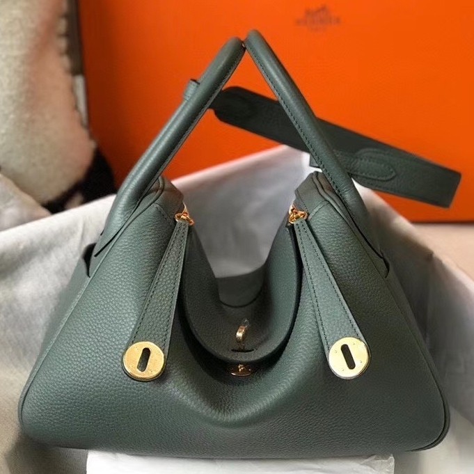 H**mes lindy 26cm bag in vert amande clemence with ghw