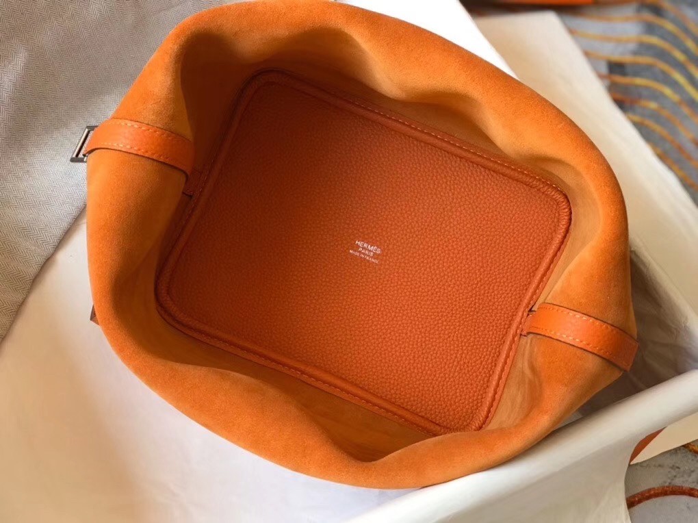 H**mes picotin lock 22 bag in orange clemence leather