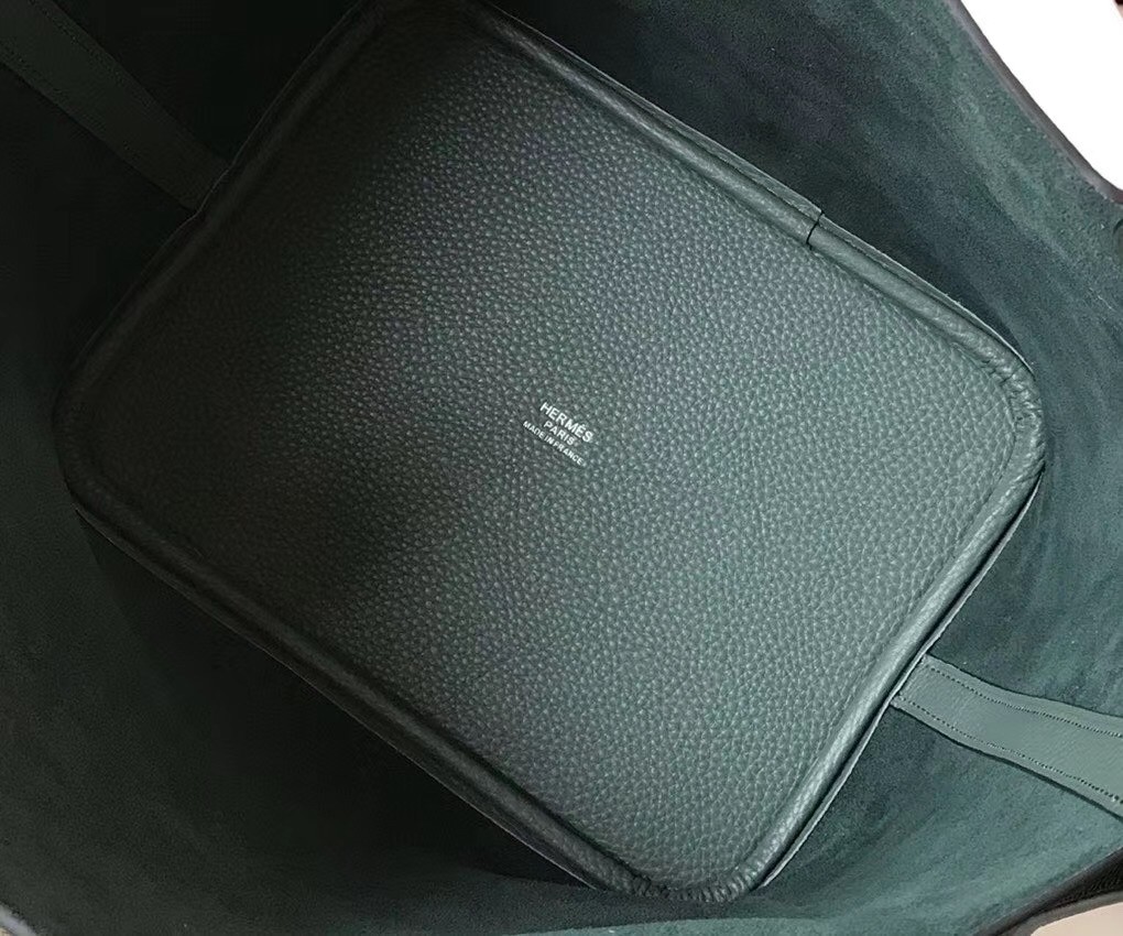 H**mes picotin lock 22 bag in vert amande clemence leather