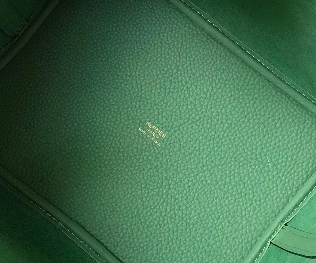 H**mes picotin lock 22 bag in vert criquet clemence leather