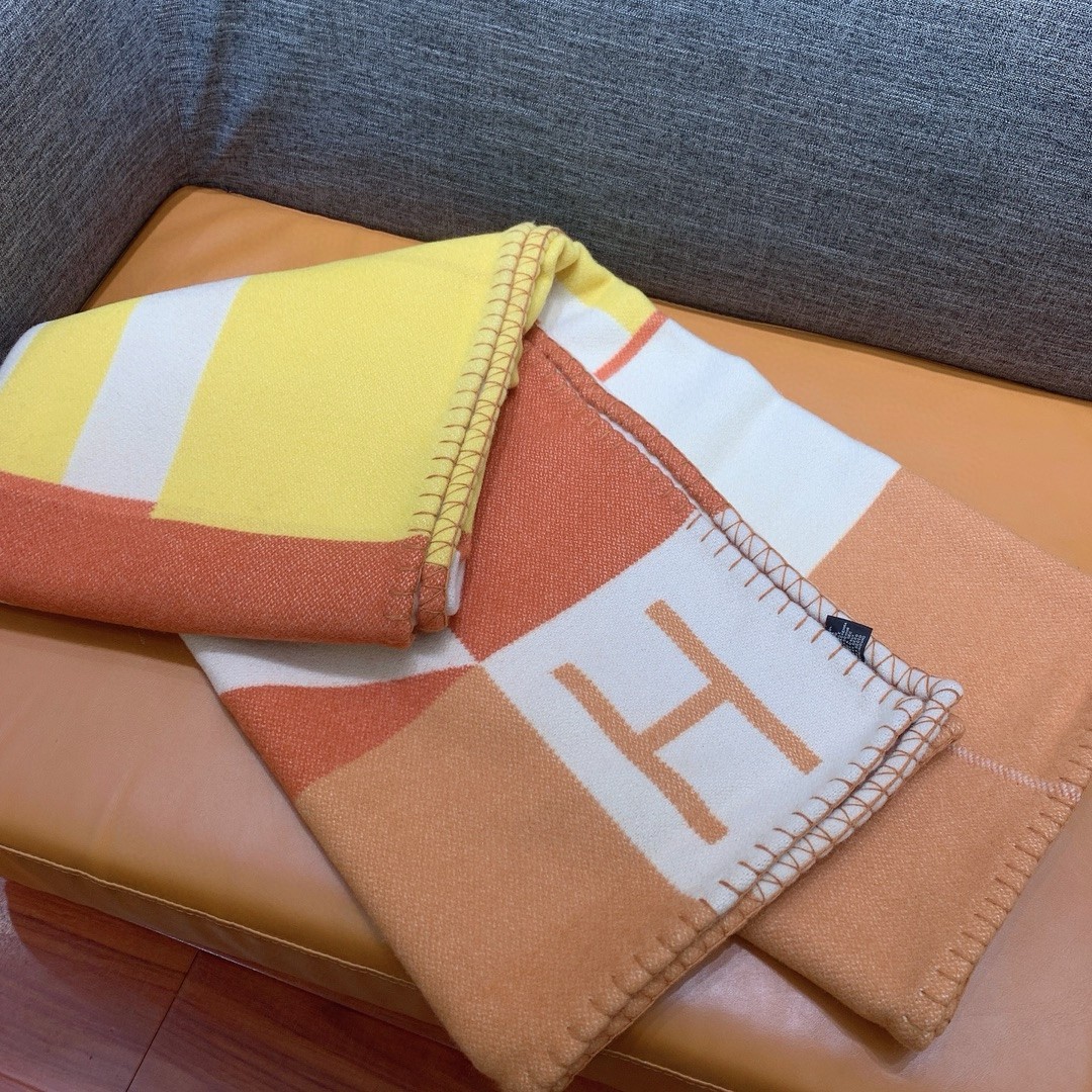 H**mes avalon h club blanket in terre cuite/yellow cashmere