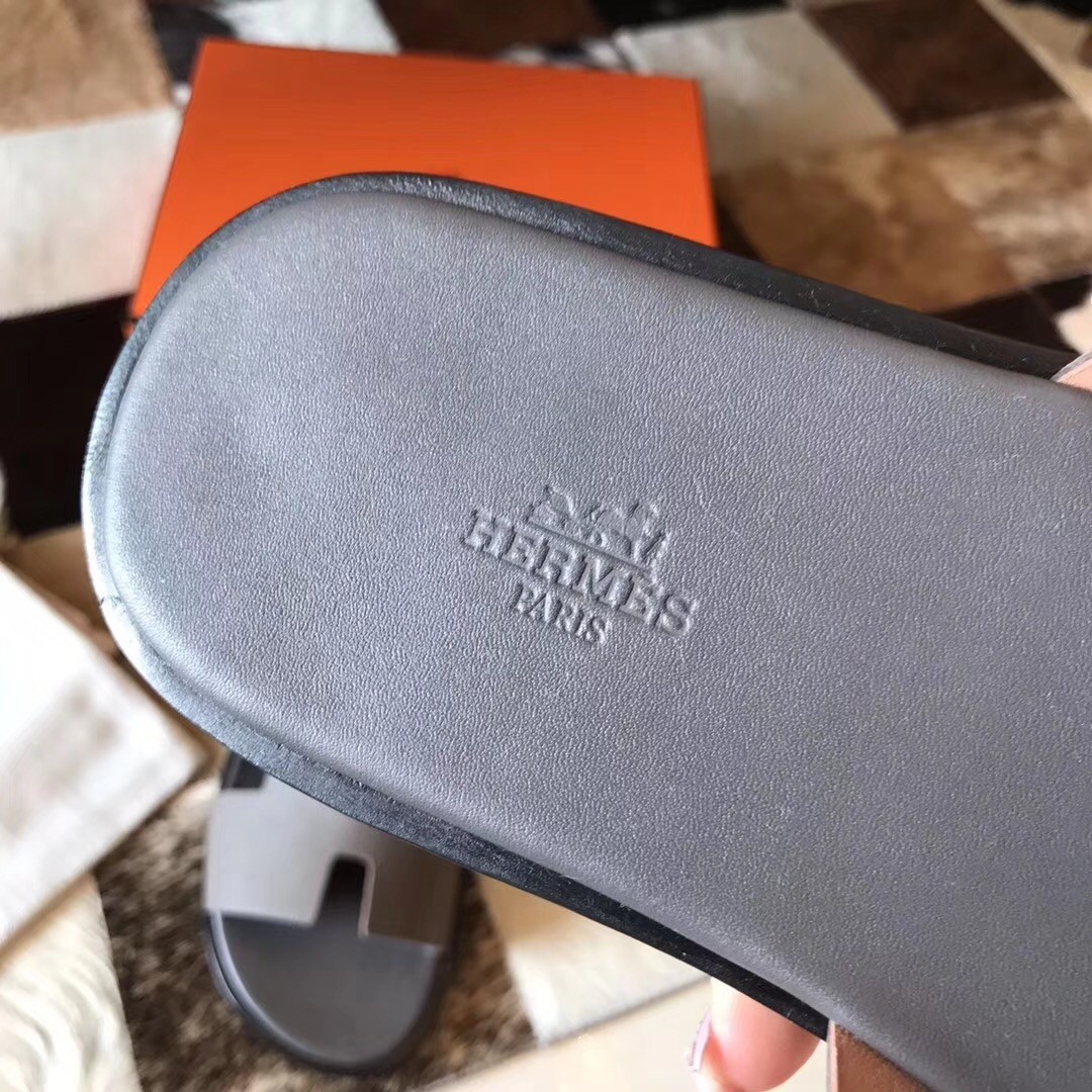 H**mes izmir sandals in grey epsom leather