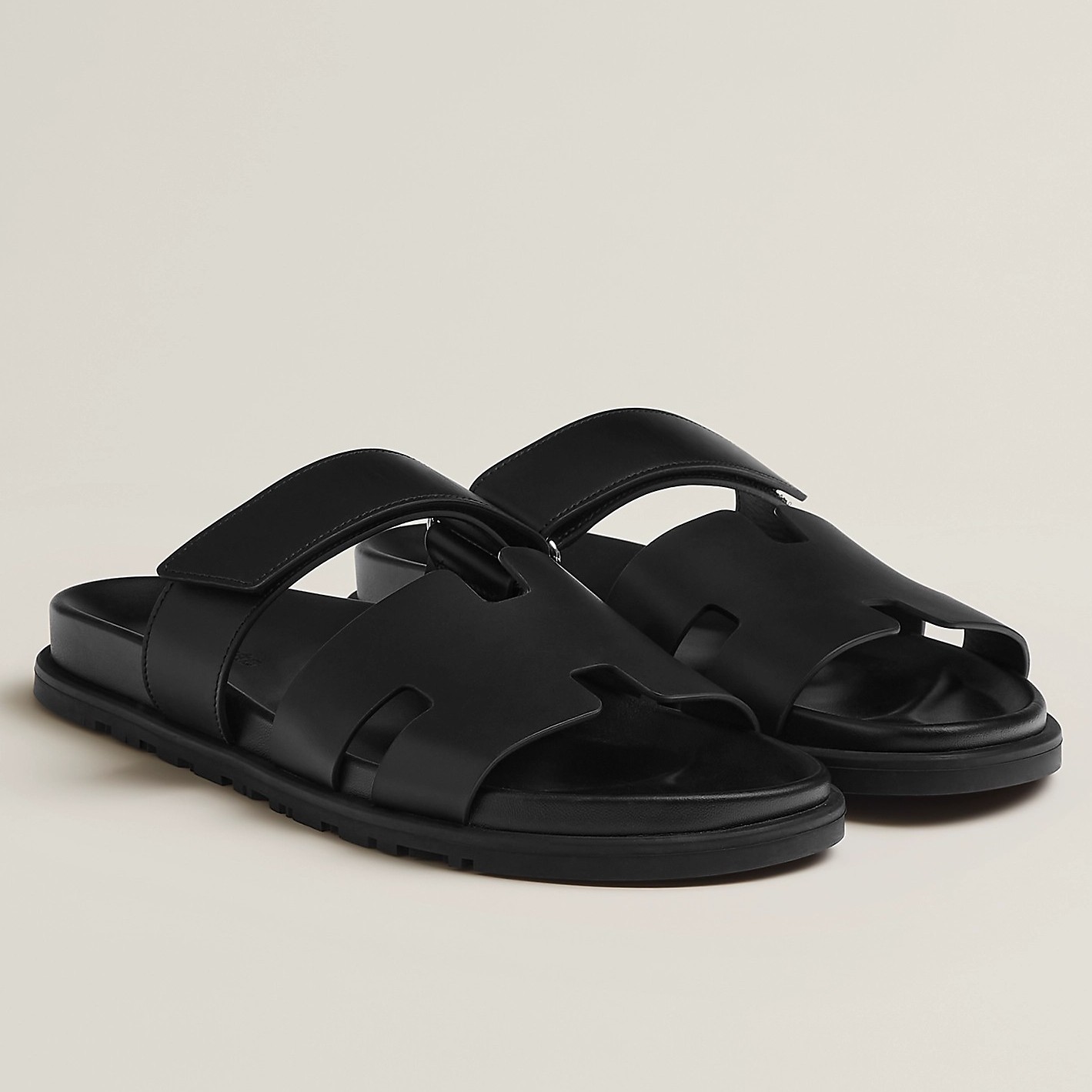 H**mes men''s chypre sandals in black calfskin