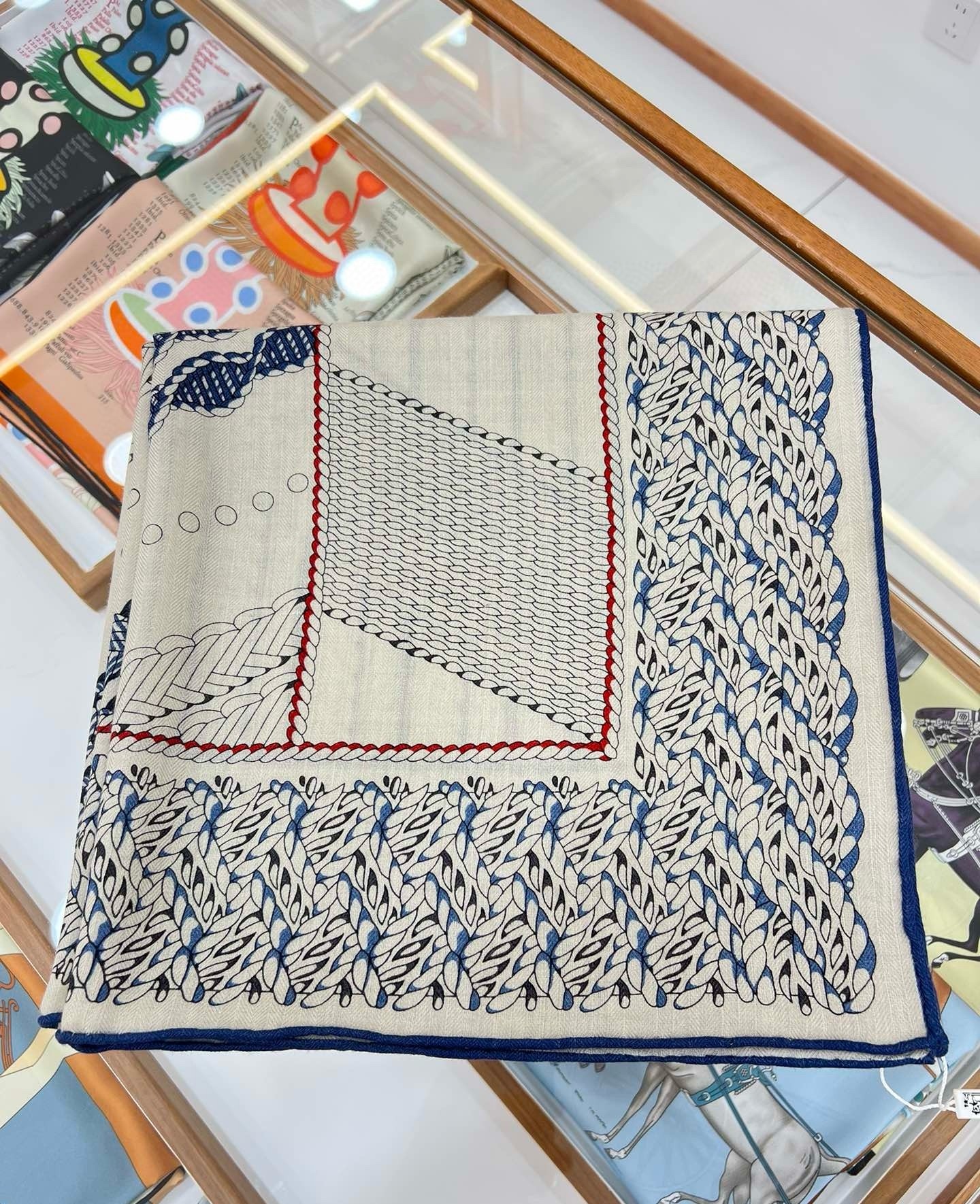 H**mes grey dressage tressage shawl 140