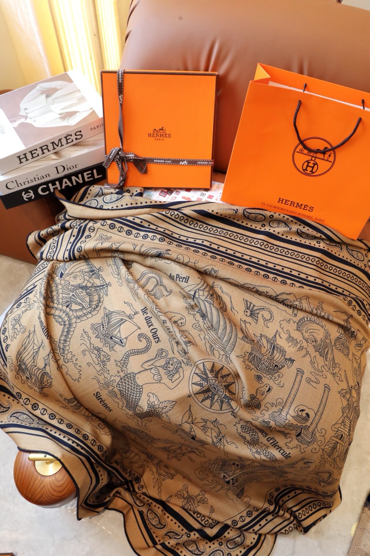H**mes caramel tatouages marins bandana shawl 140