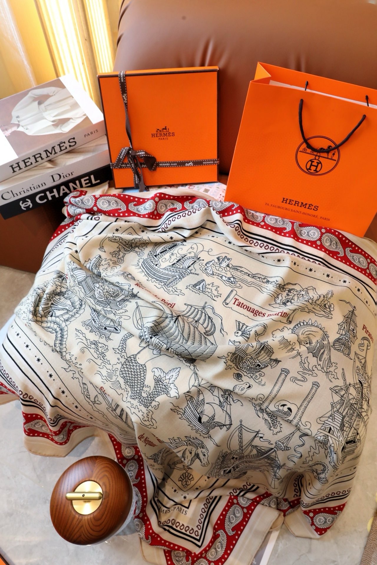H**mes naturel tatouages marins bandana shawl 140