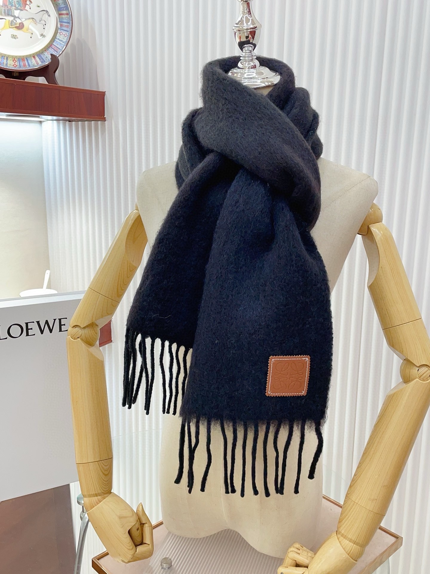 L0ew* scarf in black mohair and wool