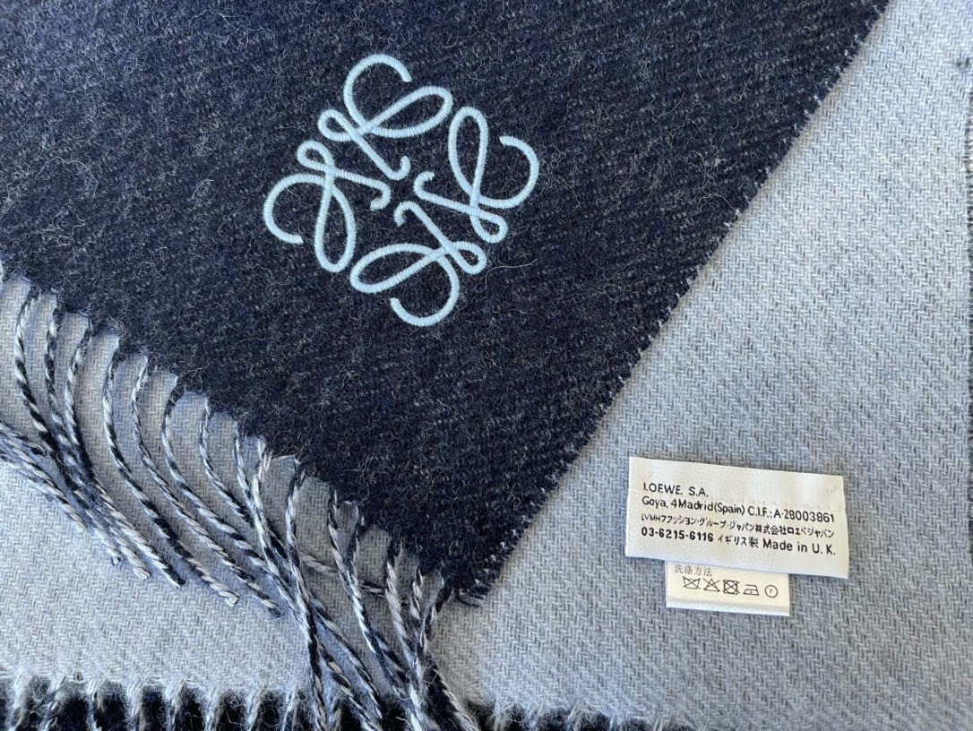 L0ew* double f**e scarf in navy/light blue wool and cashmere