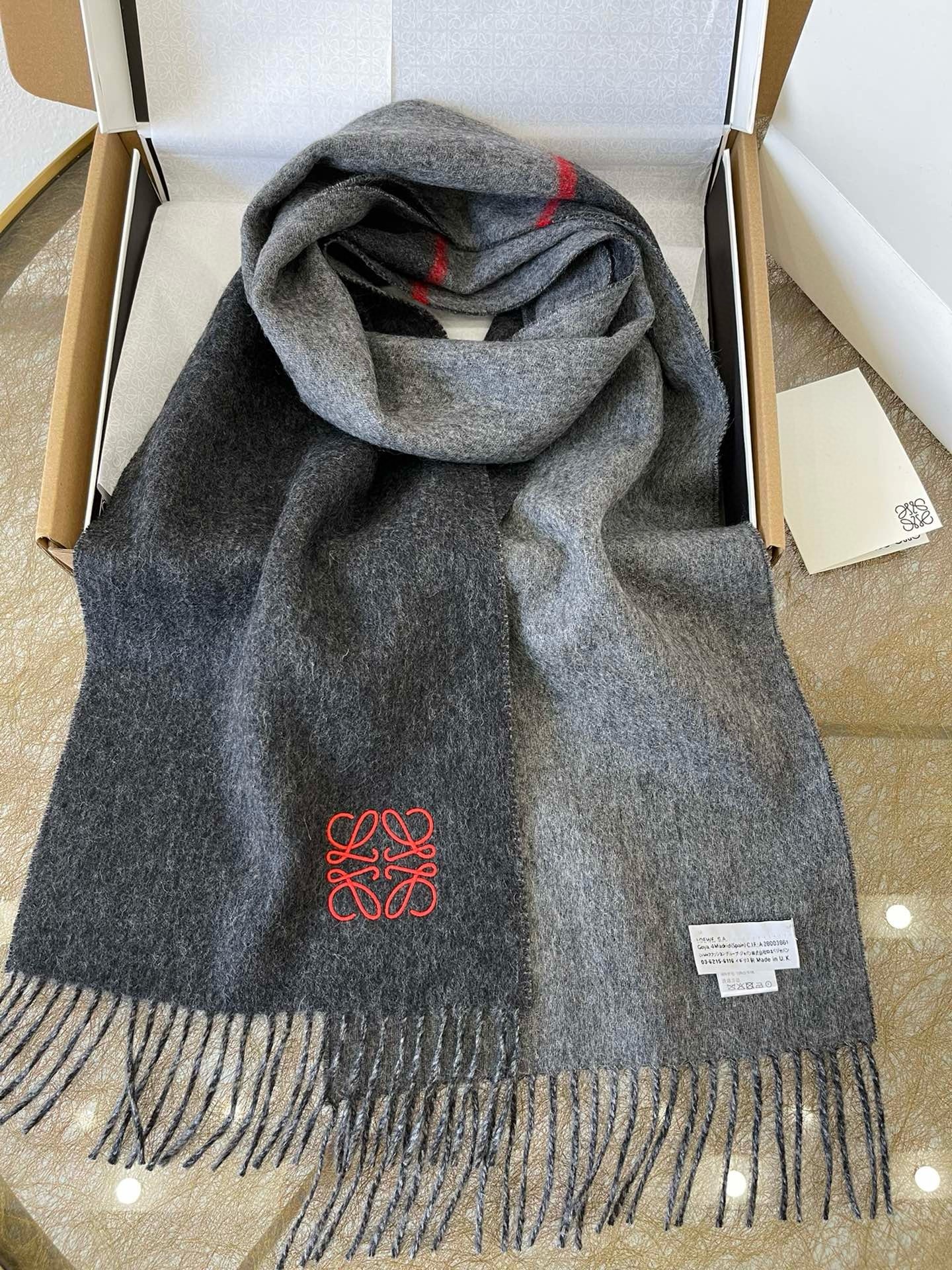 L0ew* window scarf in black/grey wool and cashmere