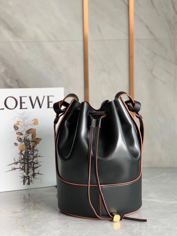 L0ew* medium balloon bucket bag in black calfskin