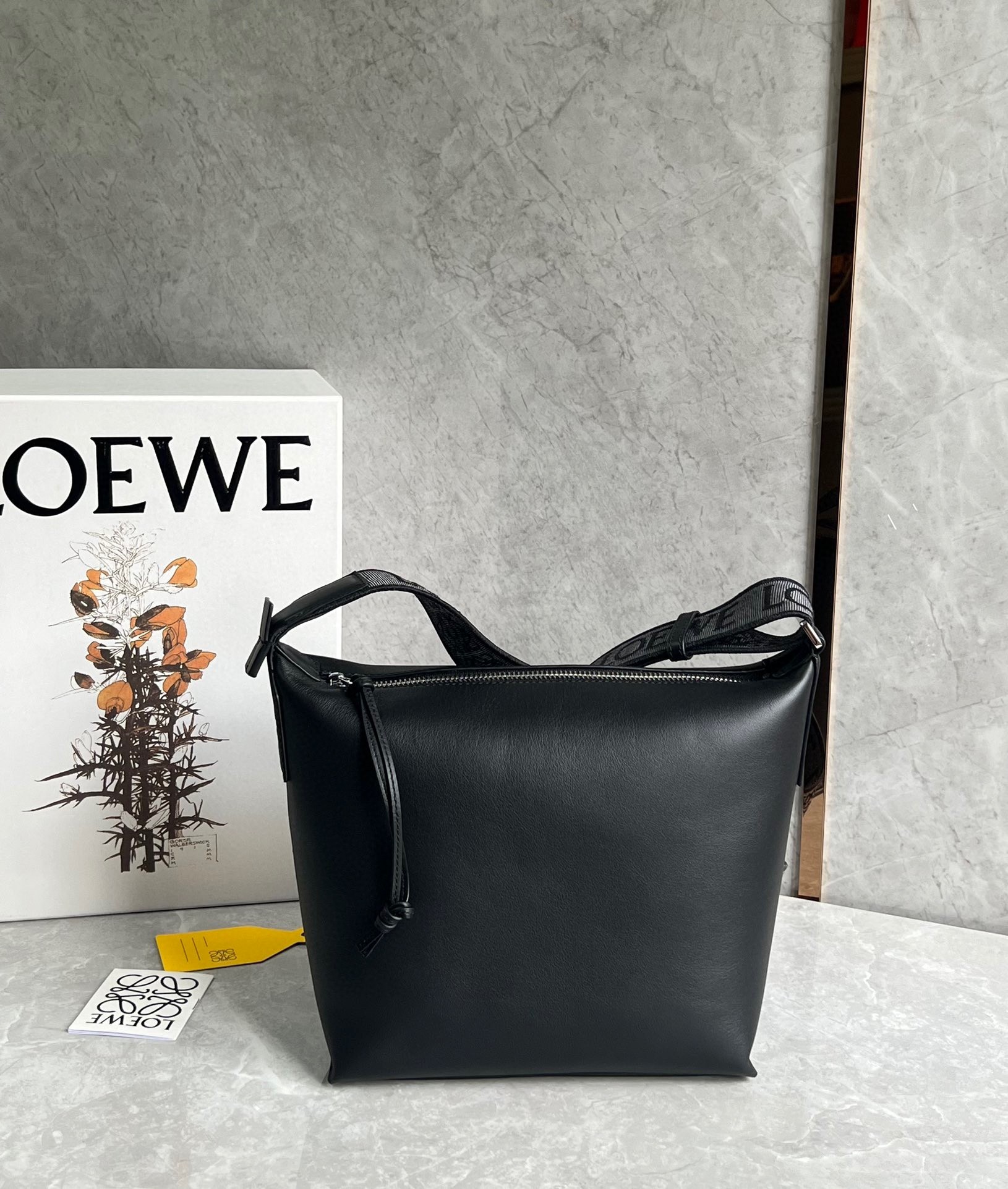 L0ew* cubi small bag in black calfskin and jacquard