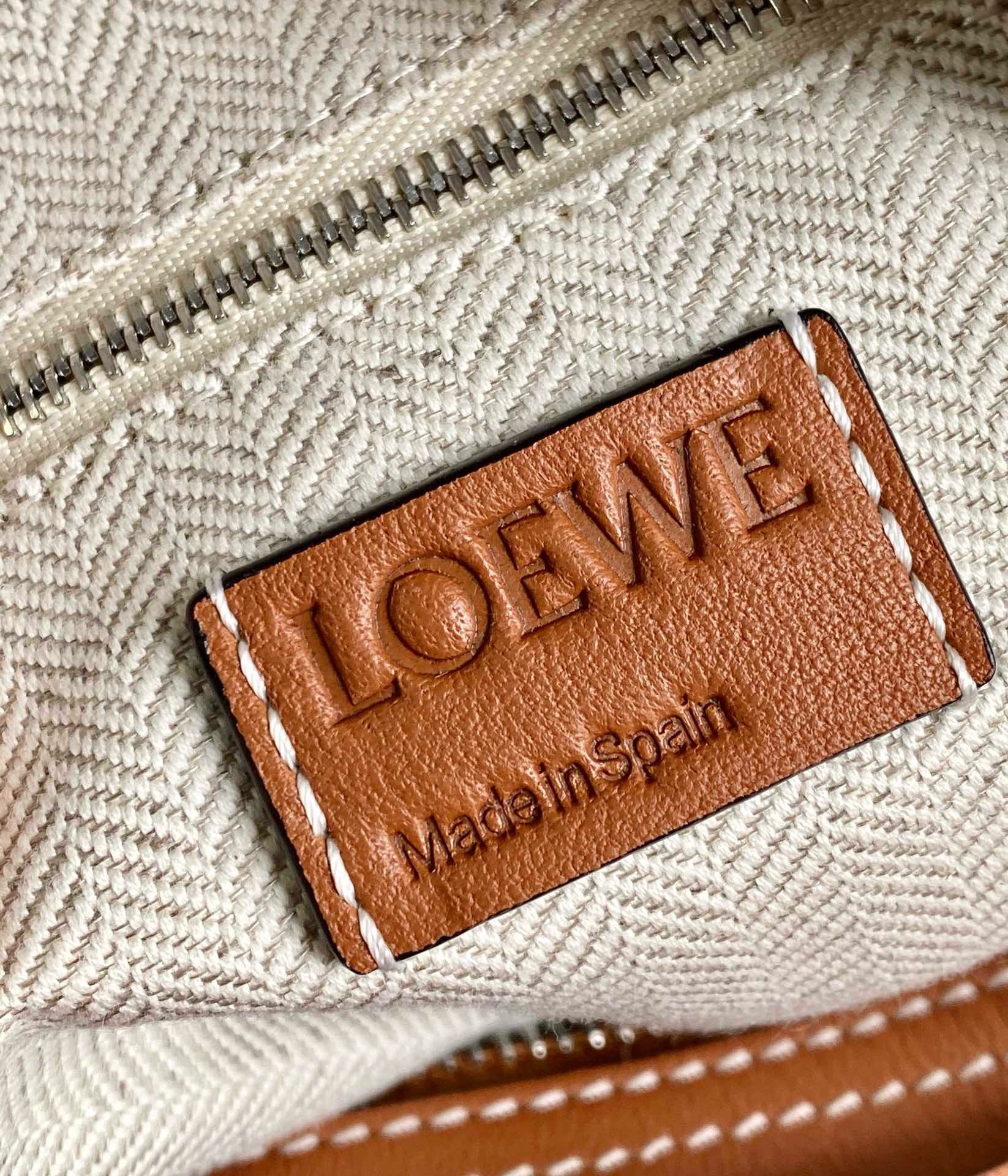 L0ew* large elephant bag in brown calfskin