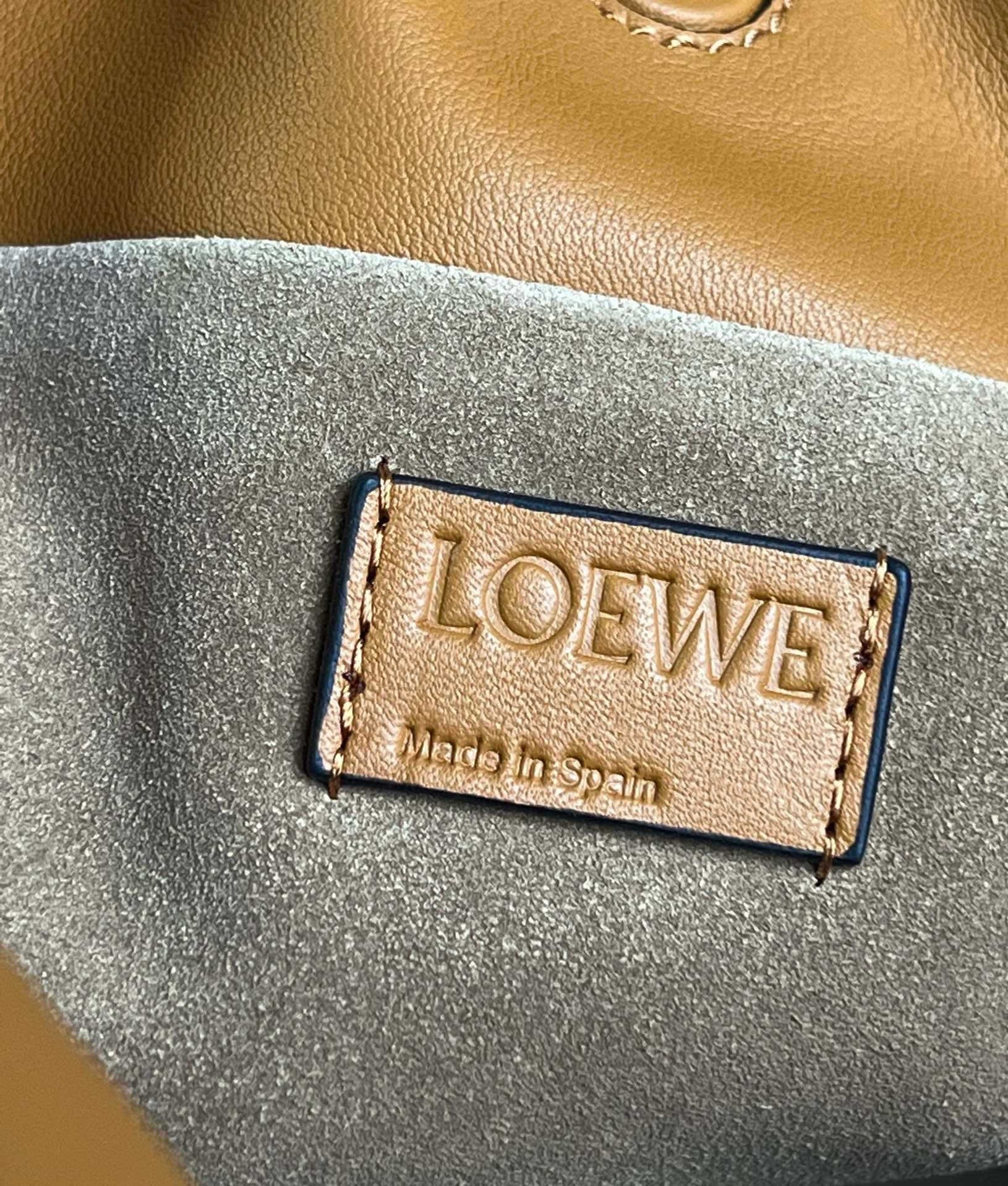 L0ew* flamenco clutch bag in warm desert nappa calfskin
