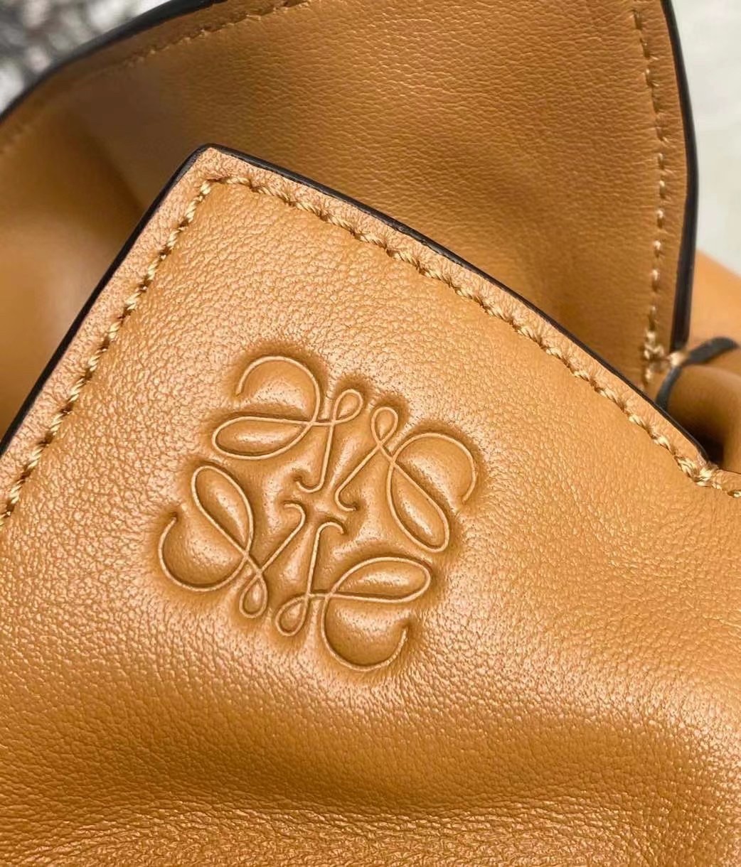 L0ew* flamenco clutch in brown nappa leather