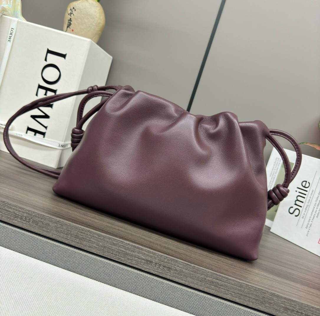 L0ew* flamenco purse in burgundy nappa lambskin