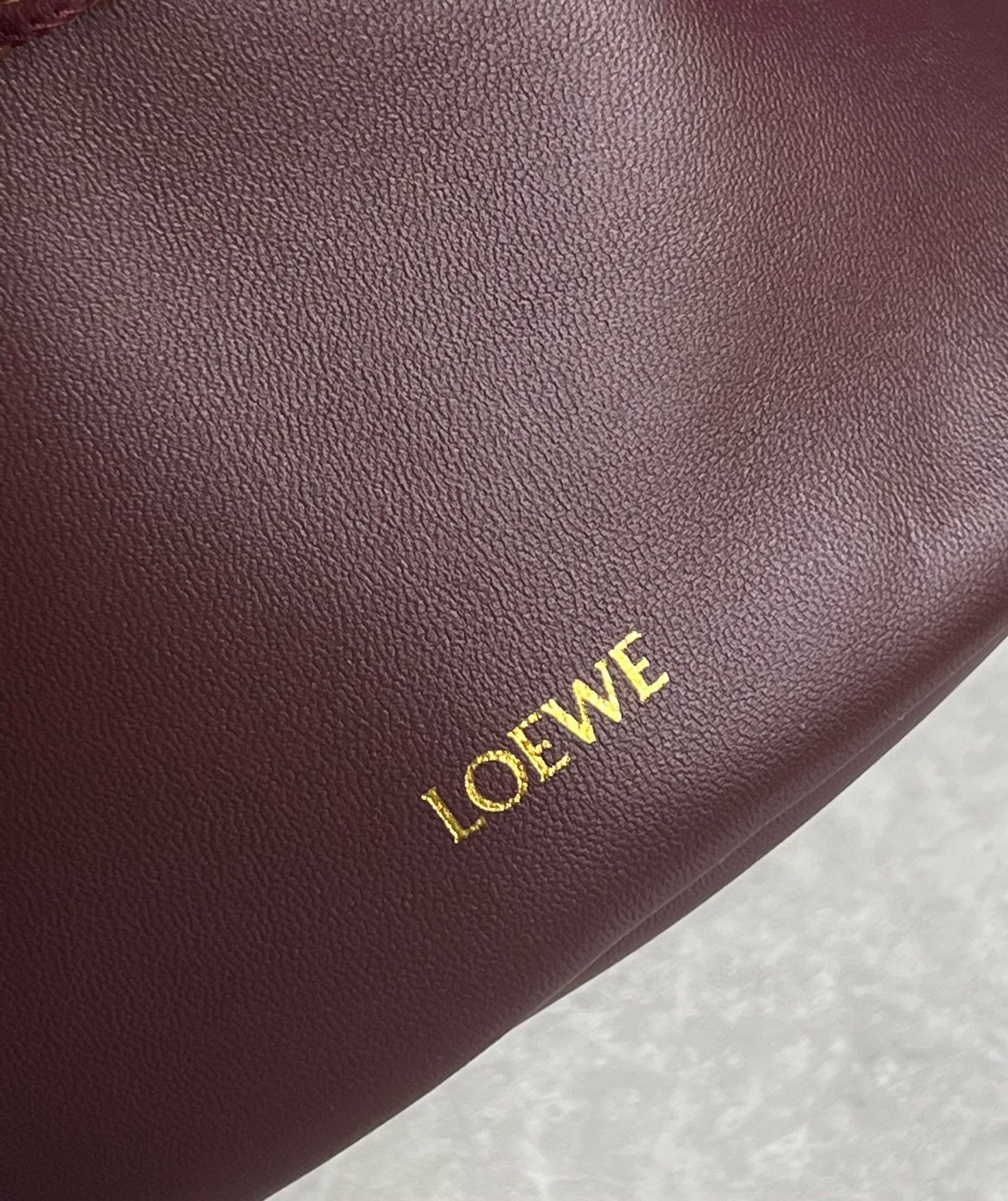 L0ew* flamenco purse bucket bag in burgundy nappa lambskin