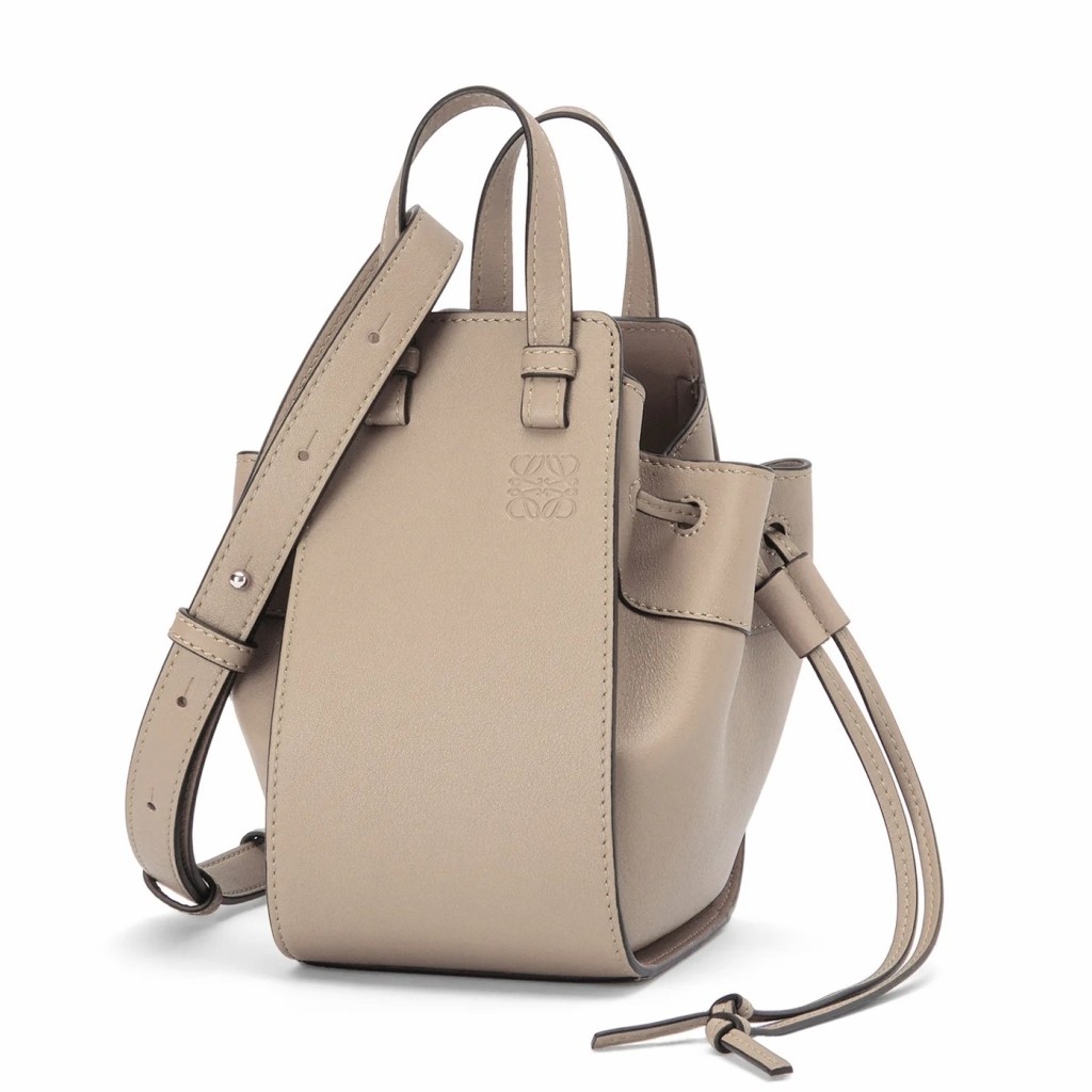 L0ew* mini hammock drawstring bag in sand calfskin