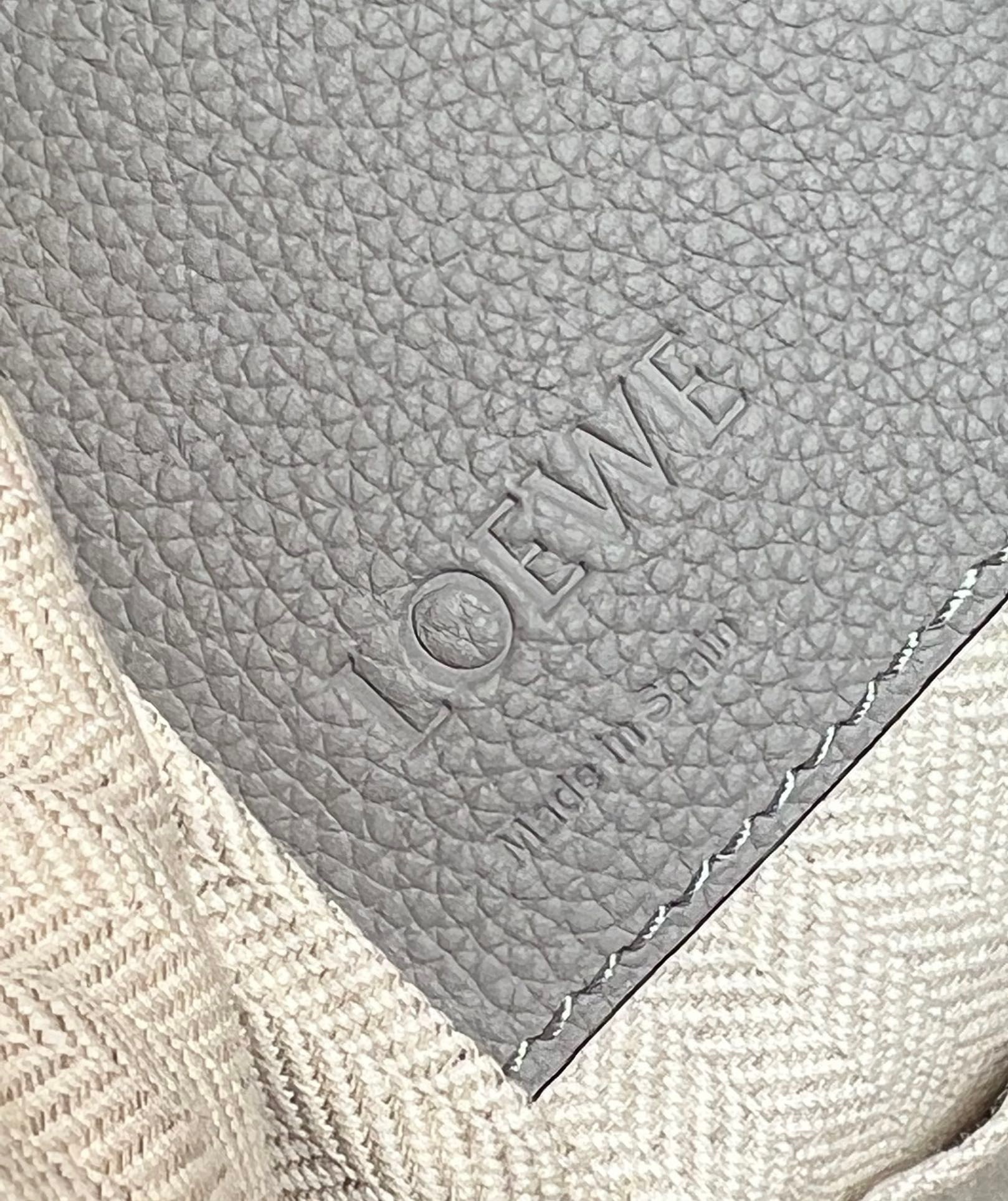 L0ew* compact hammock bag in pearl grey grained calfskin