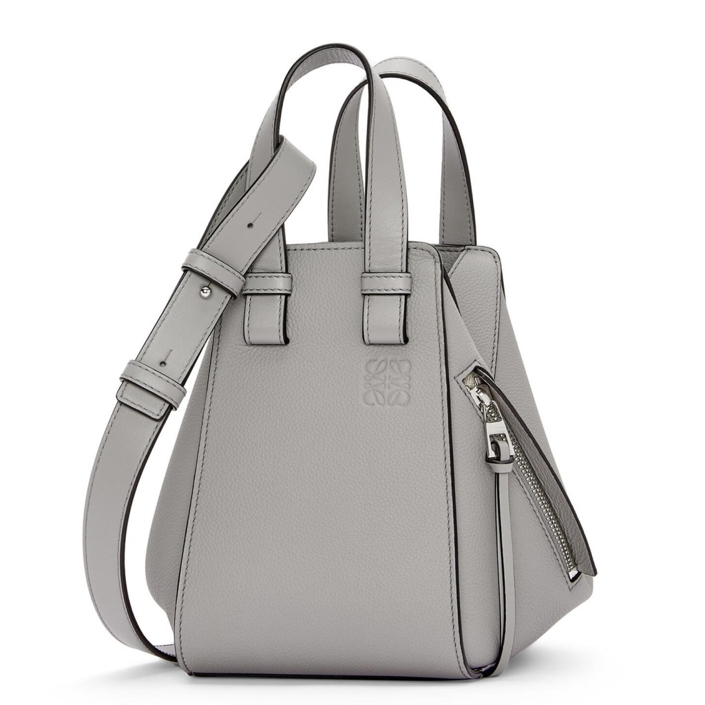 L0ew* compact hammock bag in pearl grey grained calfskin