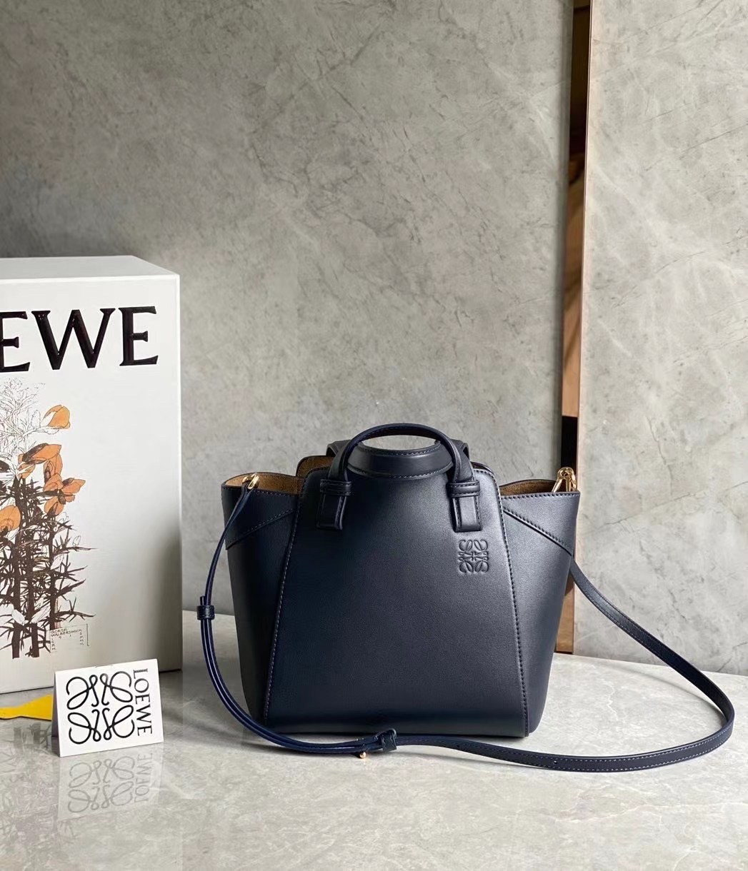 L0ew* hammock nugget bag in navy blue calfskin