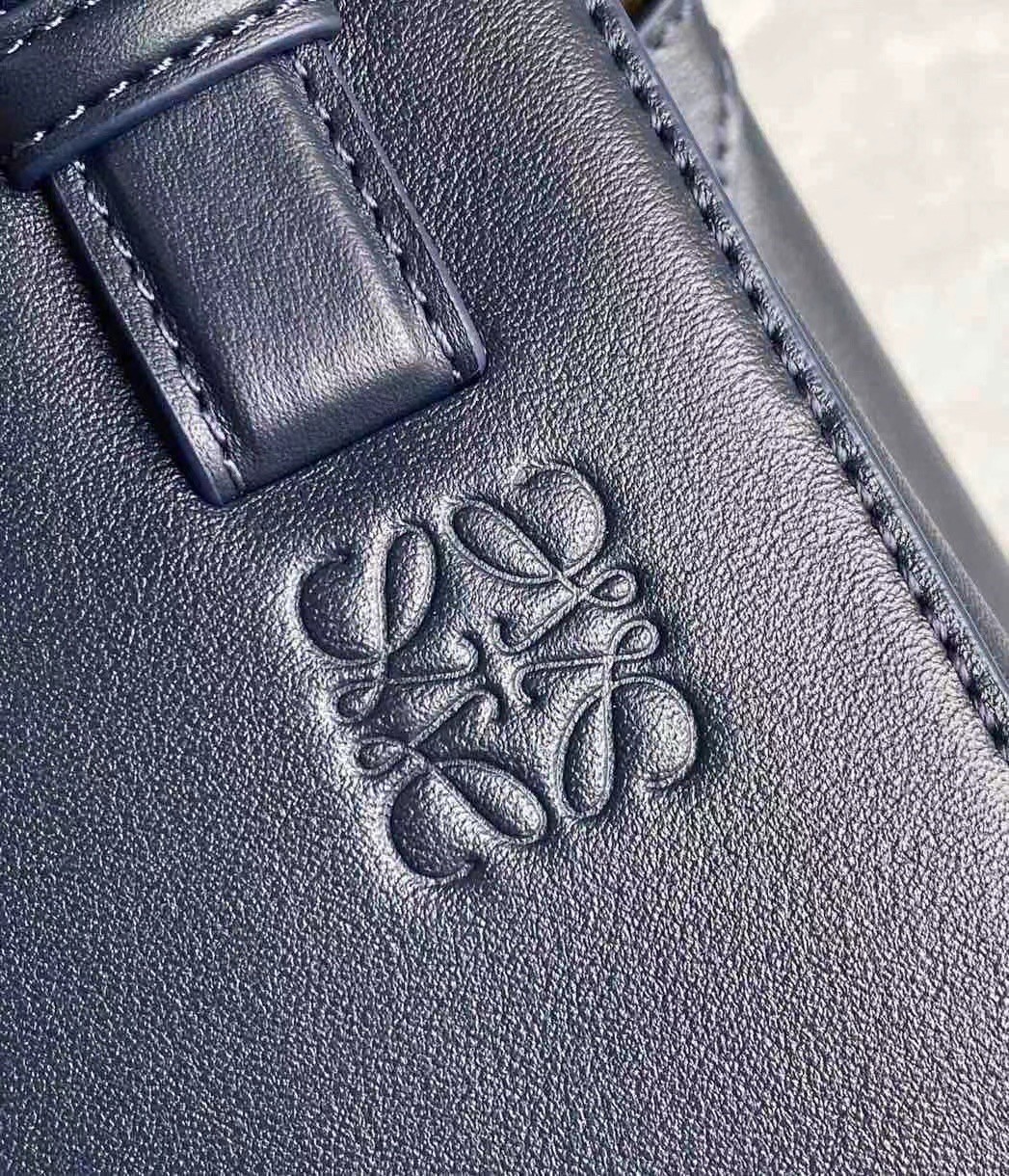 L0ew* hammock nugget bag in navy blue calfskin