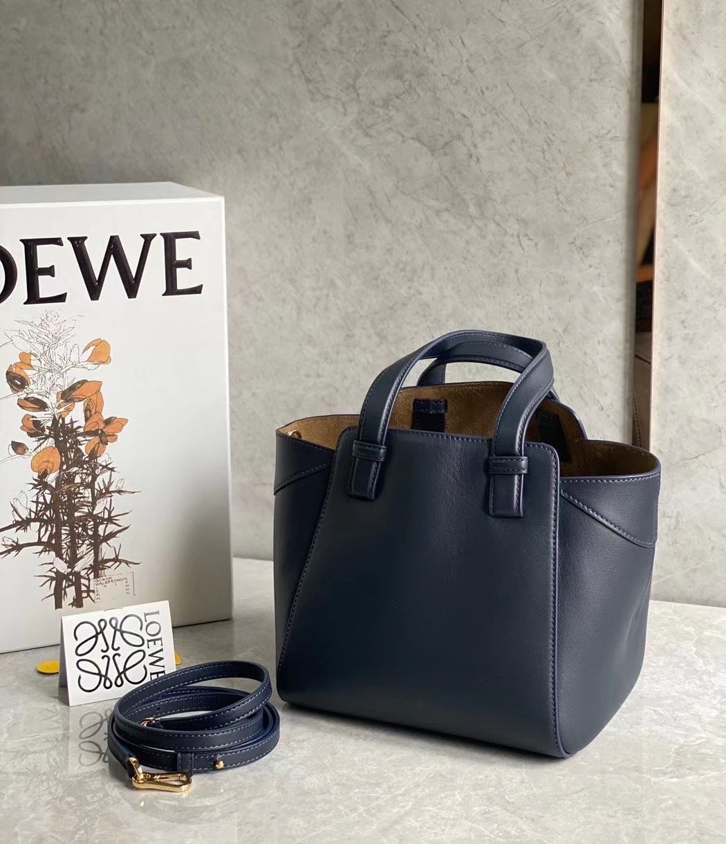 L0ew* hammock nugget bag in navy blue calfskin