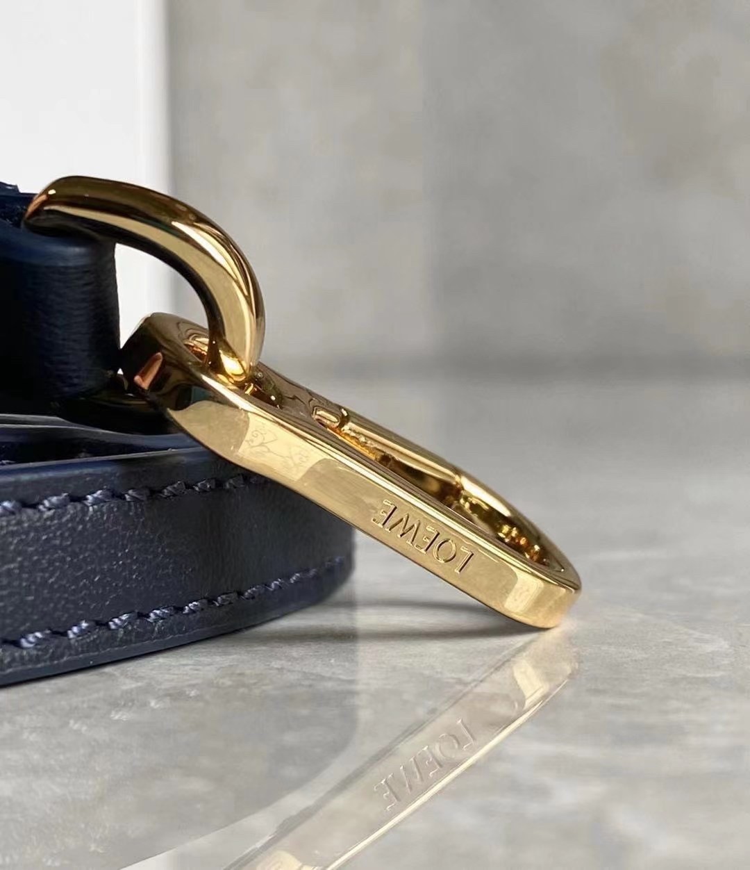 L0ew* hammock nugget bag in navy blue calfskin
