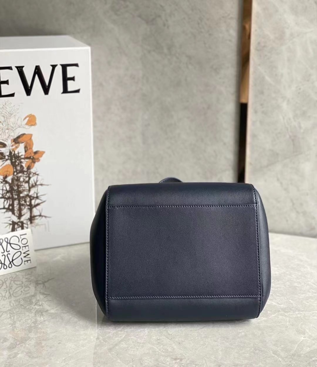 L0ew* hammock nugget bag in navy blue calfskin