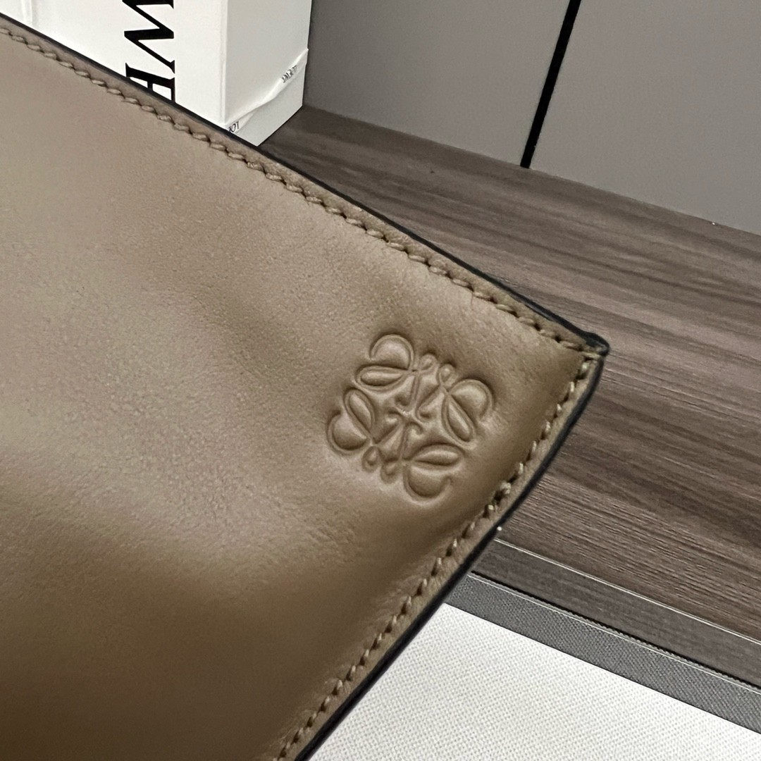 L0ew* anton sling bag in olive calfskin and jacquard