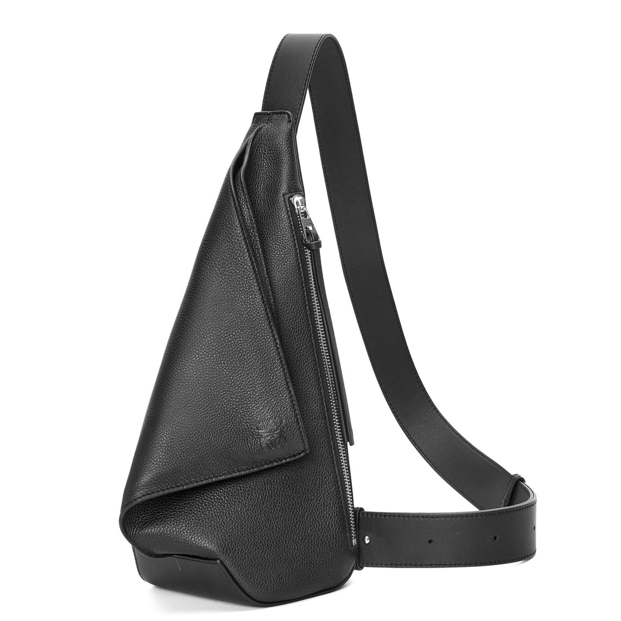 L0ew* anton sling bag in black grained calfskin