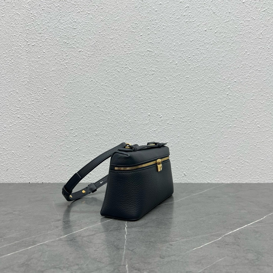L**o p*ana extra pocket pouch l19 in navy blue grained leather